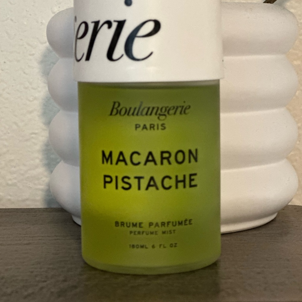 Anthropologie Boulangerie Macaron Pistache Perfume Mist